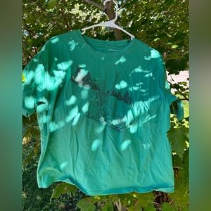 American eagle sledding Skelton t shirt